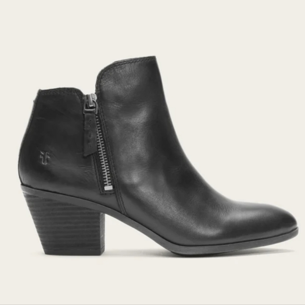 FRYE Judith Ankle Booties Black Leather Double Zip Size 7